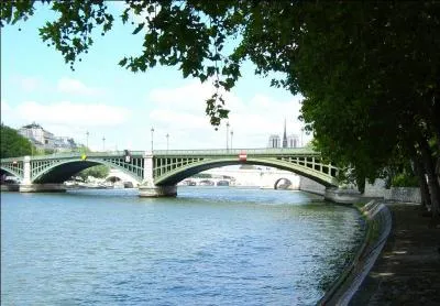 Ce pont de 256 m de longueur est le pont de :