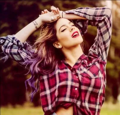 Martina Stoessel a-t-elle un tatouage ? Si oui, o ?