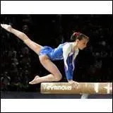 Qui est cette gymnaste qui a gagn les Jeux olympiques en 2004 ?