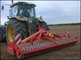 Quel est cet engin agricole ?