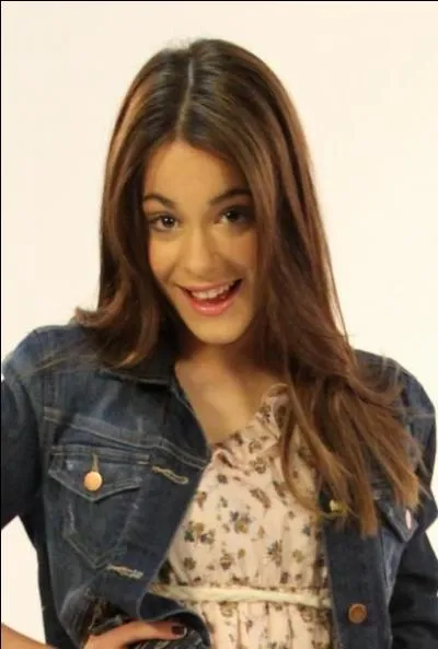 Violetta tombe amoureuse de qui dans la saison 1, au tout dbut ?