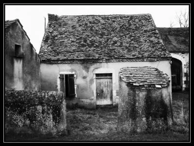 Qui chantait   Je vis dans une maison sans balcon, sans toiture, y a mme pas d'abeilles sur les pots de confiture ...   ?