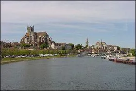 De quel fleuve l'Yonne (248,3 km) est-elle l'affluent ?