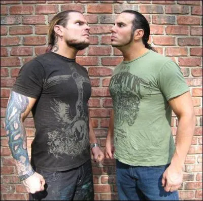 Pourquoi matt hardy a-t-il trahis jeff hardy ?