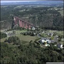 Nous commenons par une visite du village auvergnat d'Anglards-de-Saint-Flour. Porte d'entre du Viaduc de Garabit, ce village se situe dans le dpartement ...