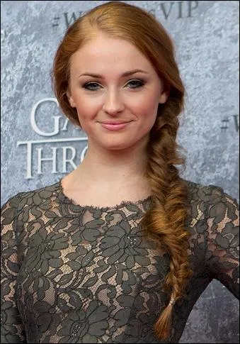 Dans l'intgrale 2, quelle personne a propos  Sansa Stark de la faire sortir de Port-Ral et de la ramener chez elle ?