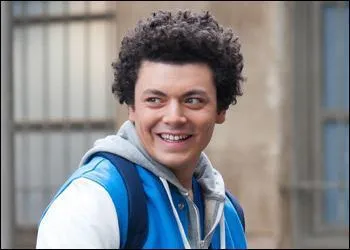 Kev Adams s'appelle-t-il vraiment Kev ? Si non, comment s'appelle-t-il ?