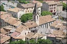 Nous survolons la commune Bas-Alpine de Barrme. Nous sommes dans le ciel de la rgion ...