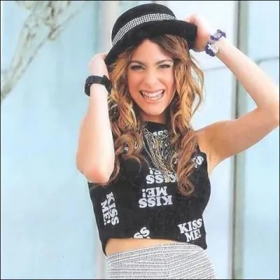 Le vrai nom de Martina Stoessel est Martina Alejandra Stoessel Muzlera