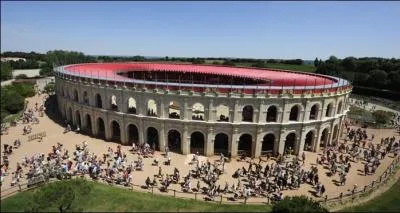 Comment s'appelle cette attraction ? (Agrandissez les photos de temps en temps, même si cela vous fait perdre du temps)