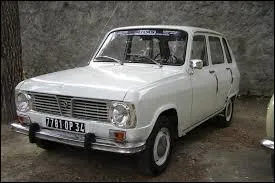 Petite berline à roues avant motrices. Elle possède un hayon, une banquette arrière repliable et démontable facilement, et un levier de vitesse au tableau de bord. Années de production : de 1968 à 1980. C'est une :