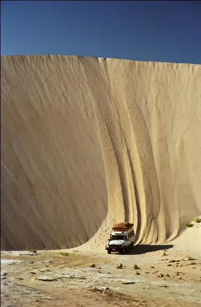 En quelle année a débuté le Paris-Dakar, actuellement appelé Rallye-Dakar ?