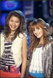 Donnez-moi le nom de famille de ces deux actrices qu'on retrouve dans "Shake It Up" ? 