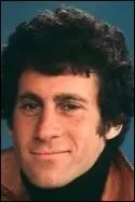 Dans la série "Starsky et Hutch", quel est le nom de l'acteur qui joue David Starsky ?