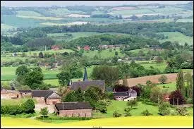 Cette ville se trouve en Seine-Maritime dans la rgion Haute-Normandie. C'est notamment ici qu'un fromage est fabriqu. A vol d'oiseau cette ville se situe  40 km de Rouen.