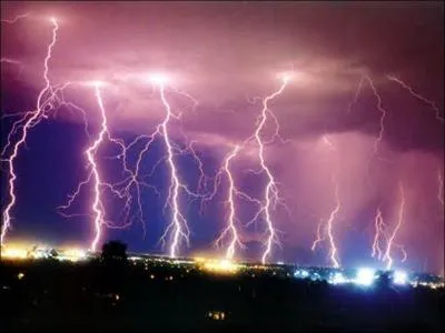 Juillet, ... de nuit, peu de mal, mais que de bruit !