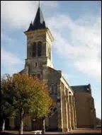 Voici l'église de la commune Nivernaise de Challuy. Elle se trouve en région ...