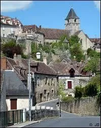 Nous commençons cette nouvelle promenade par une visite de la commune Viennoise d'Angles-sur-l'Anglin. Classée parmi les Plus Beaux Villages de France, elle se situe en région ...