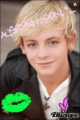 Quel est l'acteur qui joue Austin Moon ?