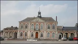 Nous commençons par un petit tour dans la commune picarde de Brunehamel. Nous sommes dans le département ...