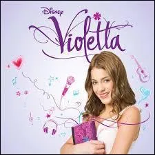 Quel est le nom de l'actrice qui joue le rôle de Violetta ?