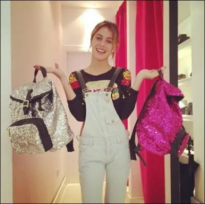 Tini aime la mode.