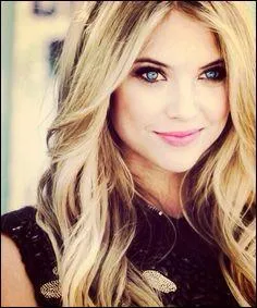 Quel âge a Ashley Benson en 2014 (Hanna Marin) ?