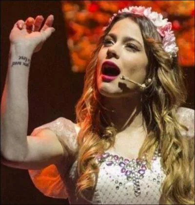 Qui est la meilleure amie de Martina Stoessel ?