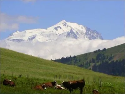 Quels départements, le col des Aravis (1486 m) relie-t-il ?