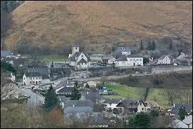 Le village aquitaine d'Asasp-Arros se situe dans le département ...