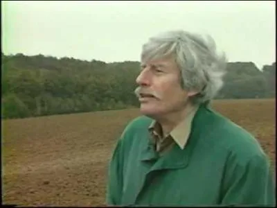 Quelle chanson de Jean Ferrat commence par ces paroles : " De plaines en forêts, de vallons en collines, du printemps qui va naître à tes mortes saisons, de ce que j'ai vécu à ce que j'imagine, je n'en finirai pas d'écrire ta chanson" ?