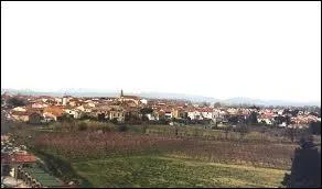 Le village Catalan de Canohès se situe en région ...