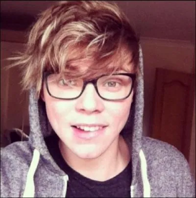 Quelle est la date de naissance d'Ashton ?