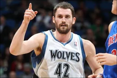 Voilà un des transferts les plus fous de l'été 2014, Kevin Love quitte le Minnesota et rejoint LeBron James à Cleveland, mais quelle est la particularité de ce joueur ?