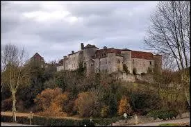 Je vous emmène à la découverte du château du Bousquet dans la commune Lotoise d'Arcambal. Pour cela nous devons nous rendre en région ...