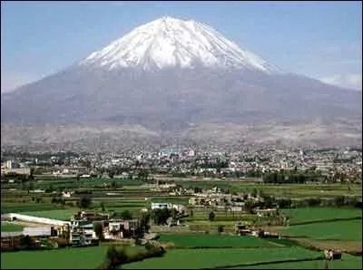 Ça fait maintenant quelques années que David est retourné chez lui à Arequipa ; dans quel pays ?