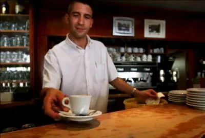 Nous entendons actuellement parler de café "suspendu", mais qu'est-ce que c'est au juste ?