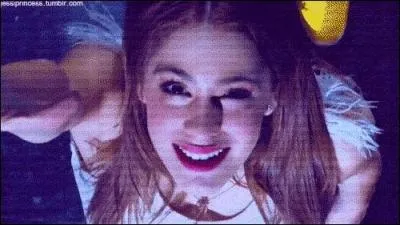 Quel âge a Violetta dans la saison 1 ?