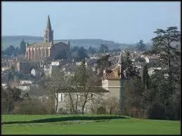 Nous commençons par une visite de Beaumont-de-Lomagne. Commune Tarn-et-Garonnaise, elle se situe en région ...