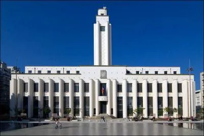 La deuxième ville du département du Rhône, située immédiatement à l'est du parc de la Tête d'Or, fait partie du "Grand Lyon".