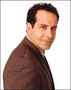 Dans la série "Monk", Tony Shalhoub interprète...