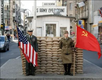 Dans quelle ville y avait-il un lieu nommé ''Checkpoint Charlie'' ?