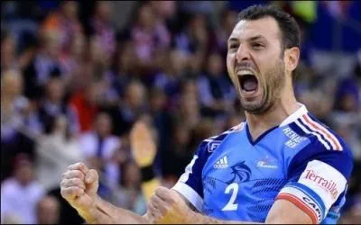 Voilà le capitaine de cette formidable équipe : Jérome Fernandez, le meilleur buteur de l'histoire de sa sélection et joueur le plus titré de celle-ci, bref une légende vivante du handball. Dans quel club français évolue-t-il depuis 2011 ?