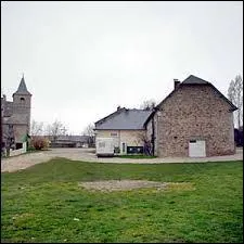 Cette balade débute à Campuac, village midi-pyrénéen situé dans le département ...