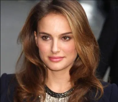 Quel personnage Natalie Portman interprète-t-elle dans la saga "Star Wars" ?