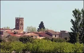 Nous commençons par une visite de Claira, commune Pyrénalienne située en région ...