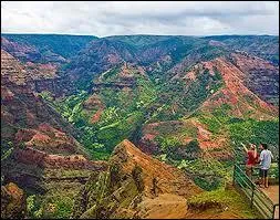 Dans quel Etat situez-vous Pearl Harbor, Kauai et Waikiki Beach (même consigne à chaque question) ?