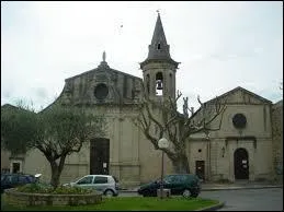 Cette balade commence à Aubignan. Commune de l'arrondissement de Carpentras, elle se situe dans le département ...