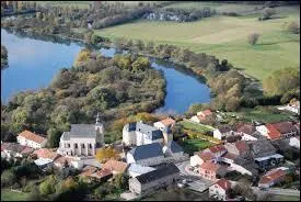 Cette nouvelle promenade commence en Lorraine, à Berg-sur-Moselle. Nous serons dans le département ...