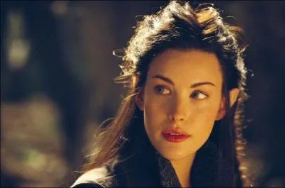 De qui Arwen est-elle la fille ?